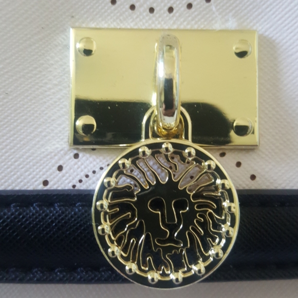 Anne Klein summery white navy chic shoulder bag - Picture 3 of 5